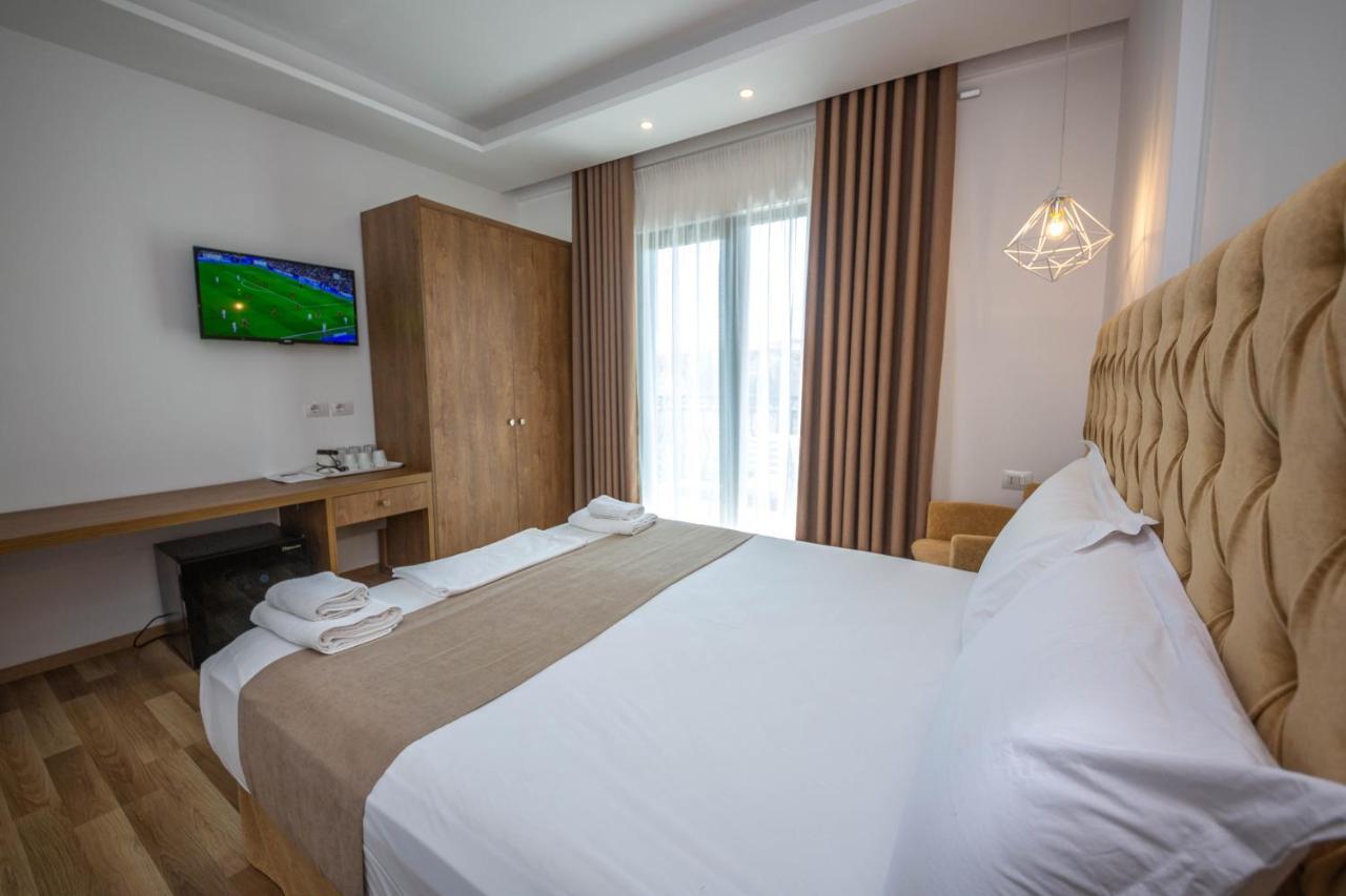 Bianco Hotel Ксамил Екстериор снимка