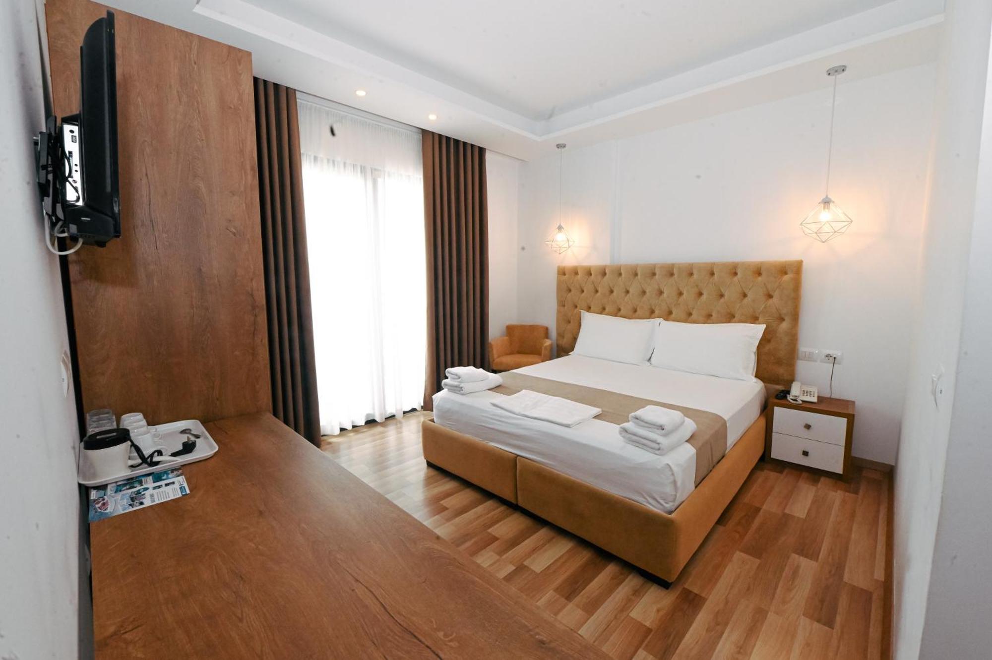 Bianco Hotel Ксамил Екстериор снимка