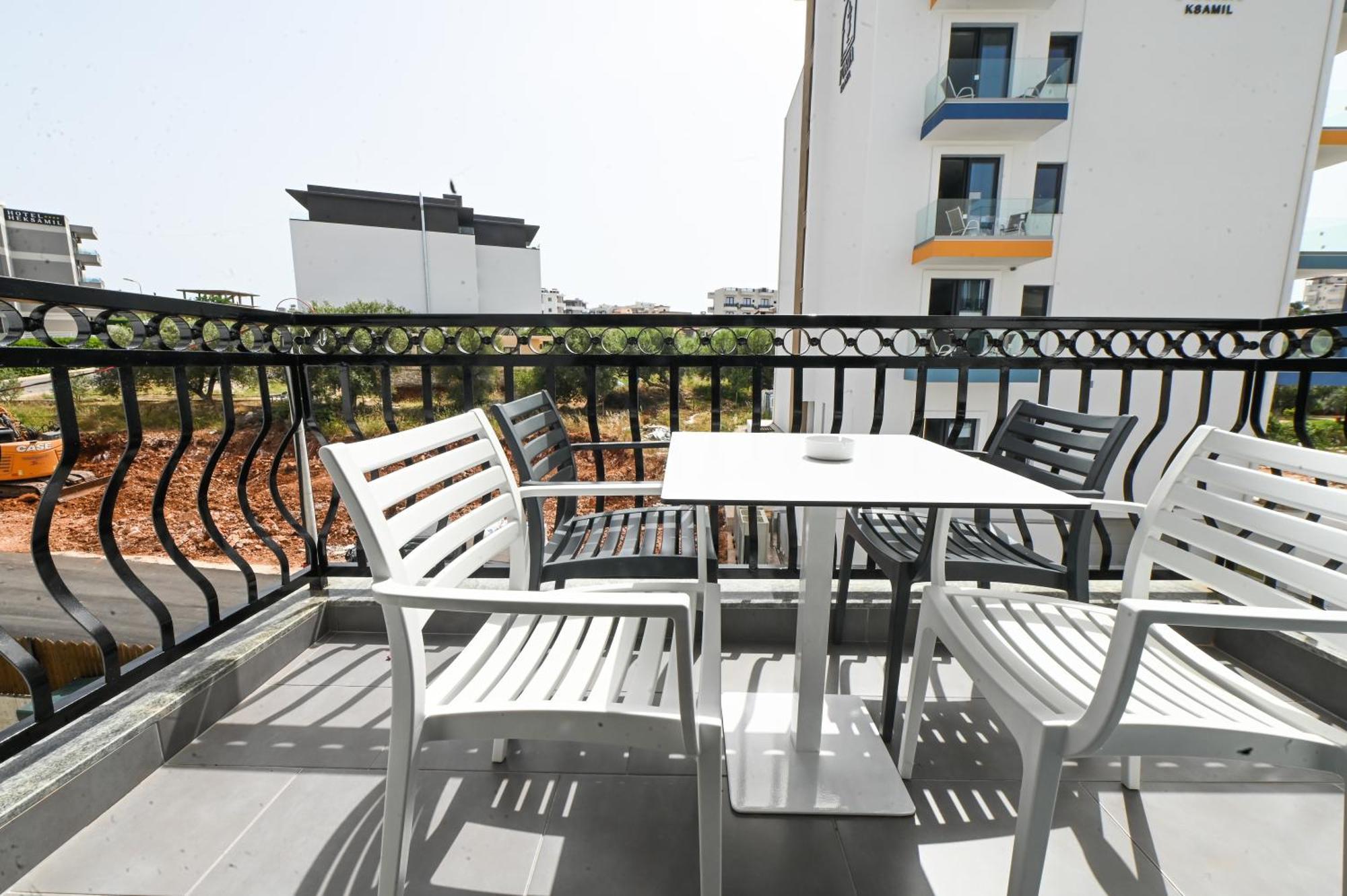 Bianco Hotel Ксамил Екстериор снимка