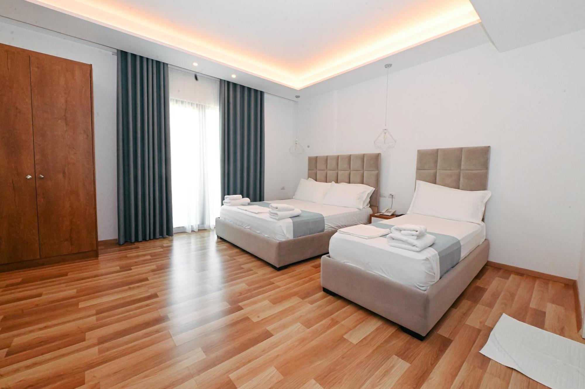 Bianco Hotel Ксамил Екстериор снимка