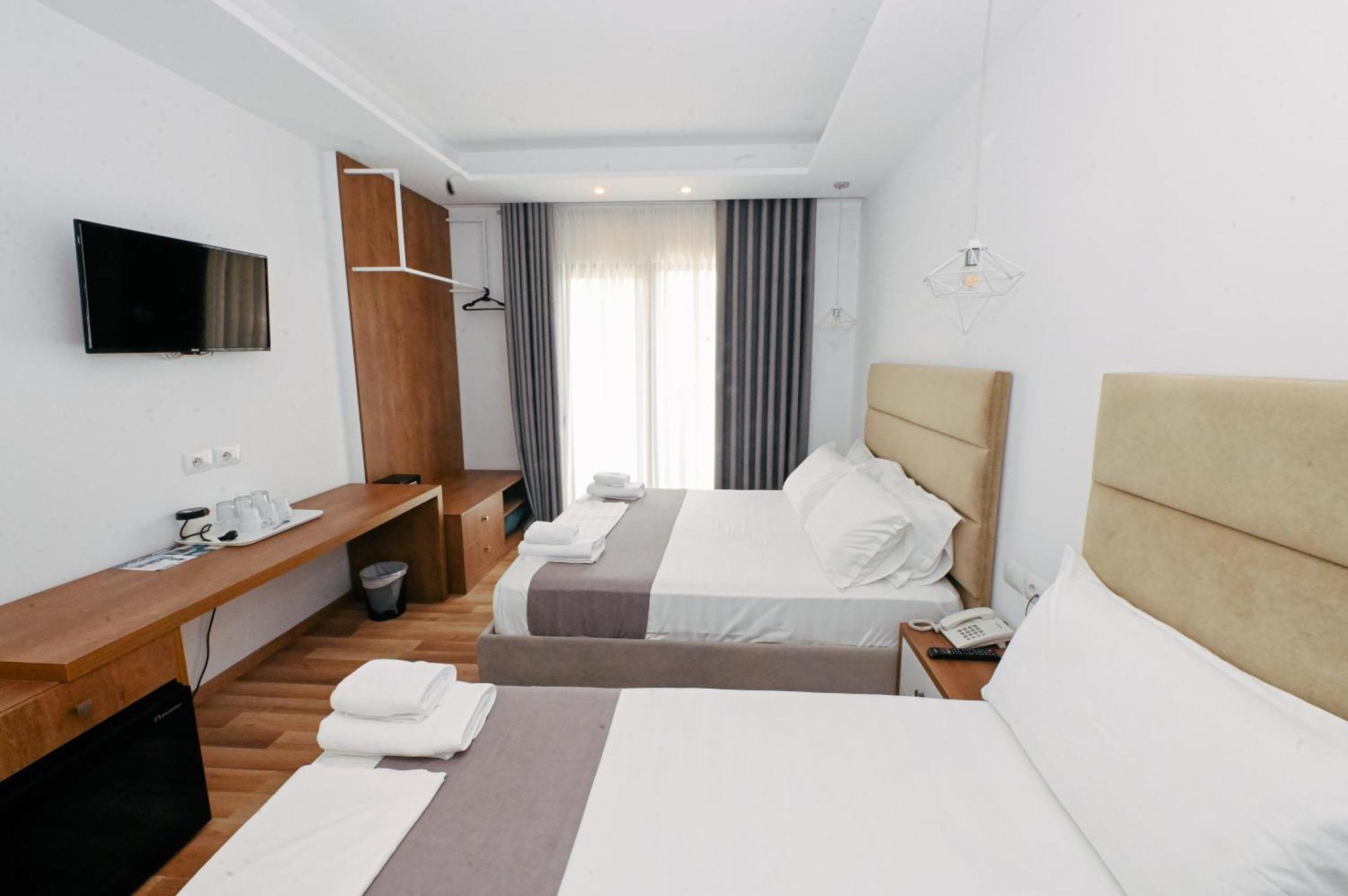 Bianco Hotel Ксамил Екстериор снимка