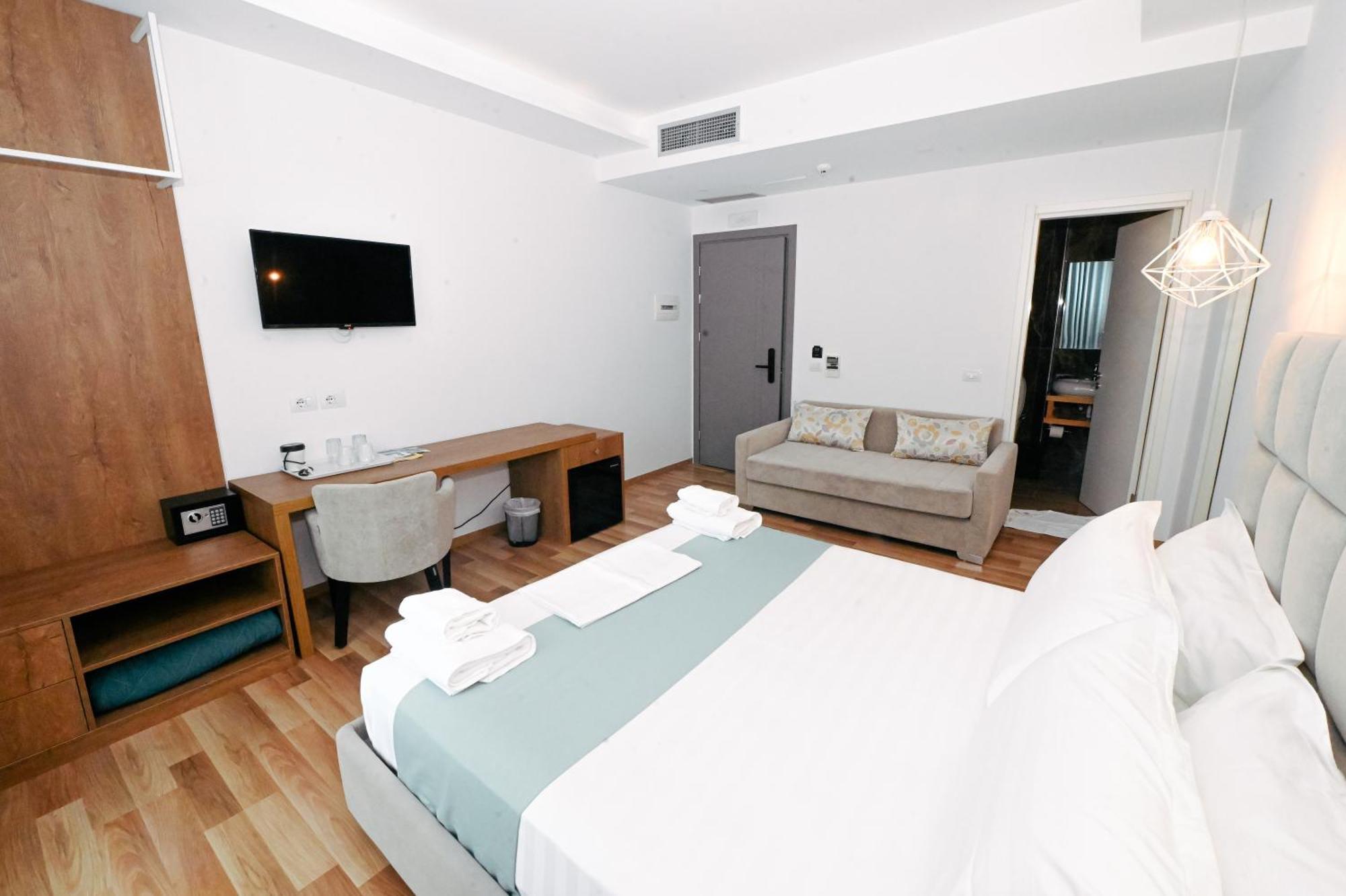 Bianco Hotel Ксамил Екстериор снимка