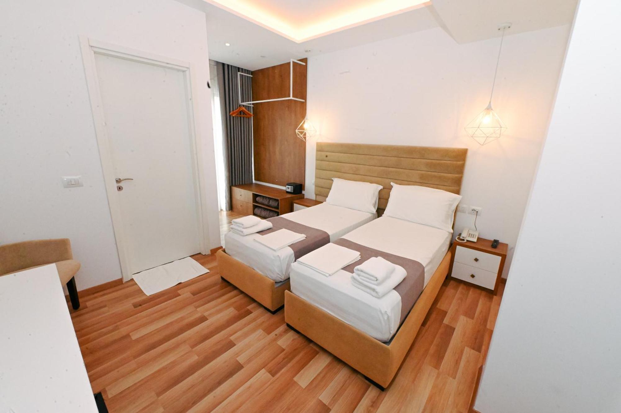 Bianco Hotel Ксамил Екстериор снимка