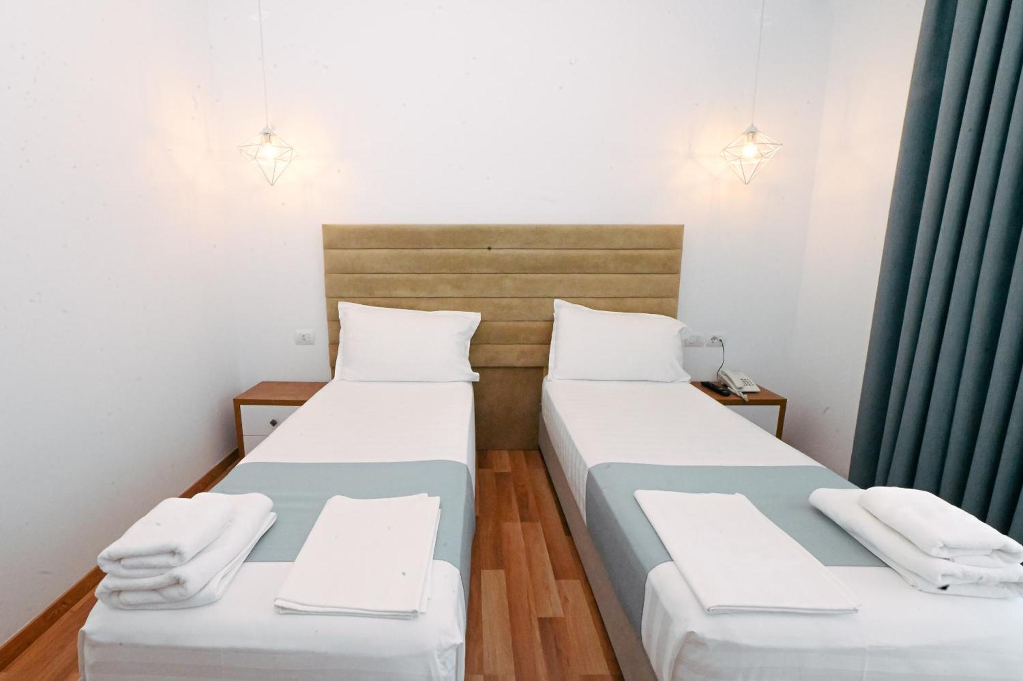 Bianco Hotel Ксамил Екстериор снимка