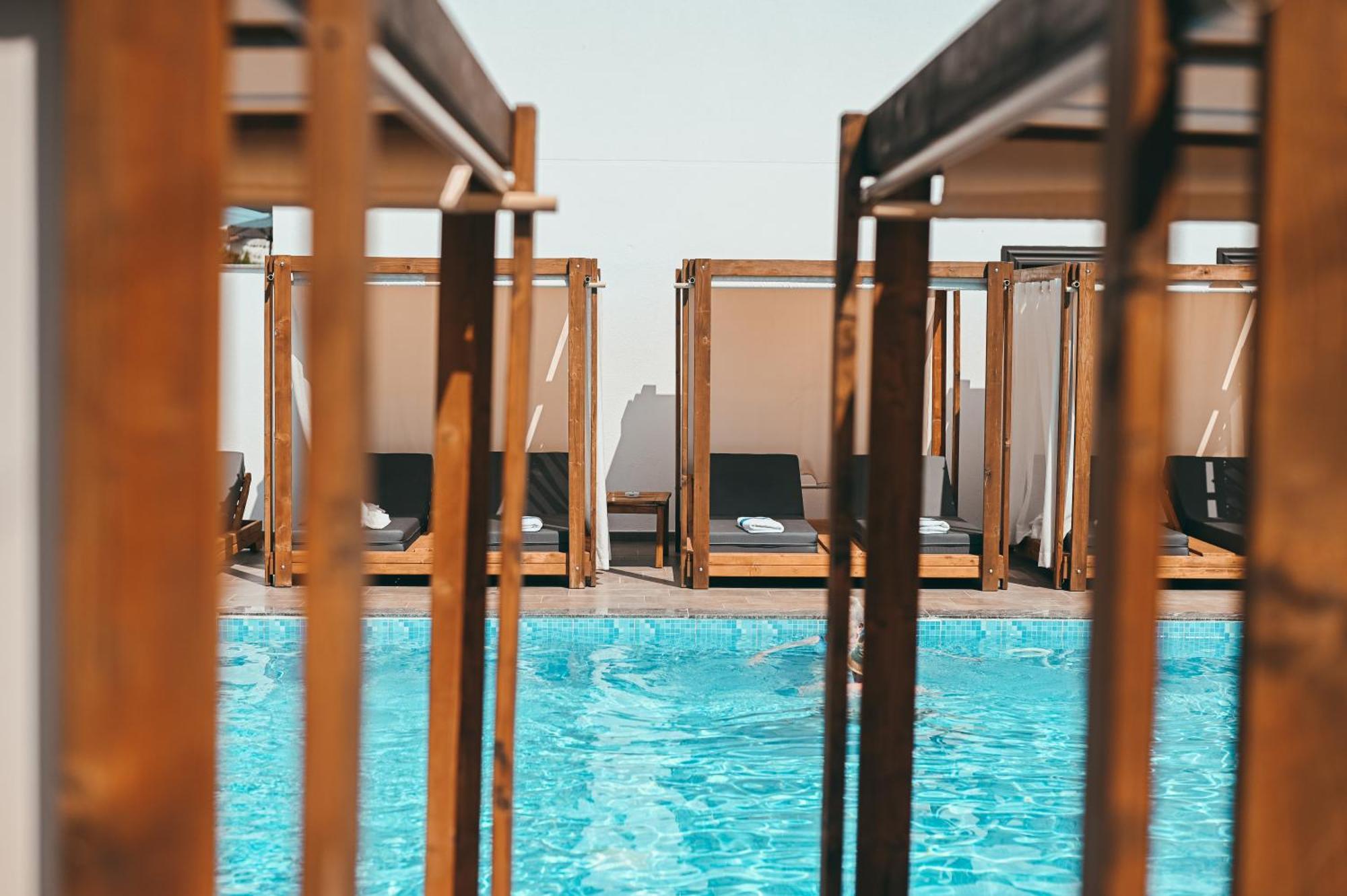 Bianco Hotel Ксамил Екстериор снимка