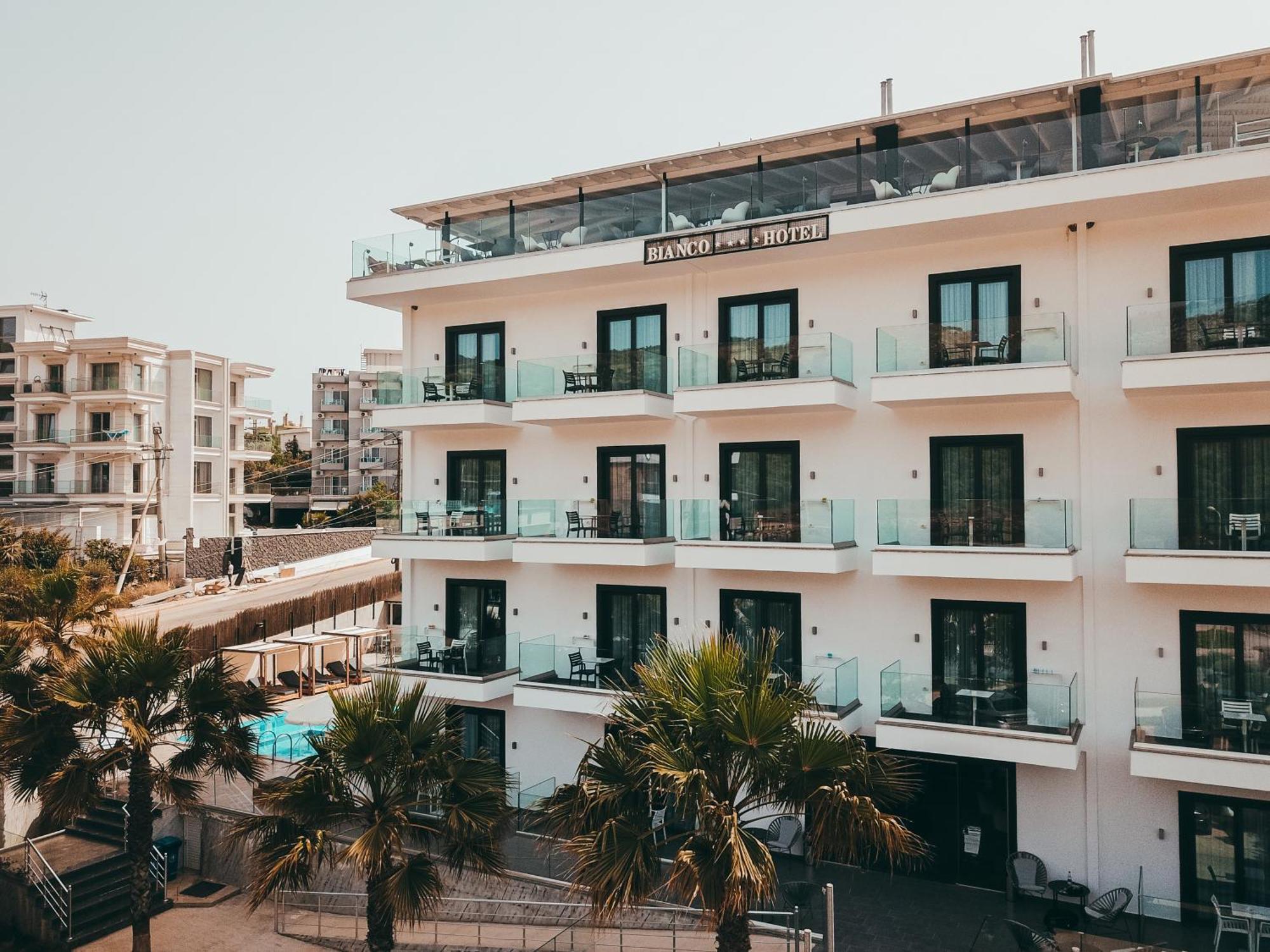 Bianco Hotel Ксамил Екстериор снимка