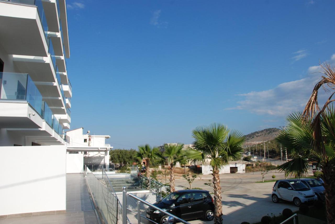 Bianco Hotel Ксамил Екстериор снимка