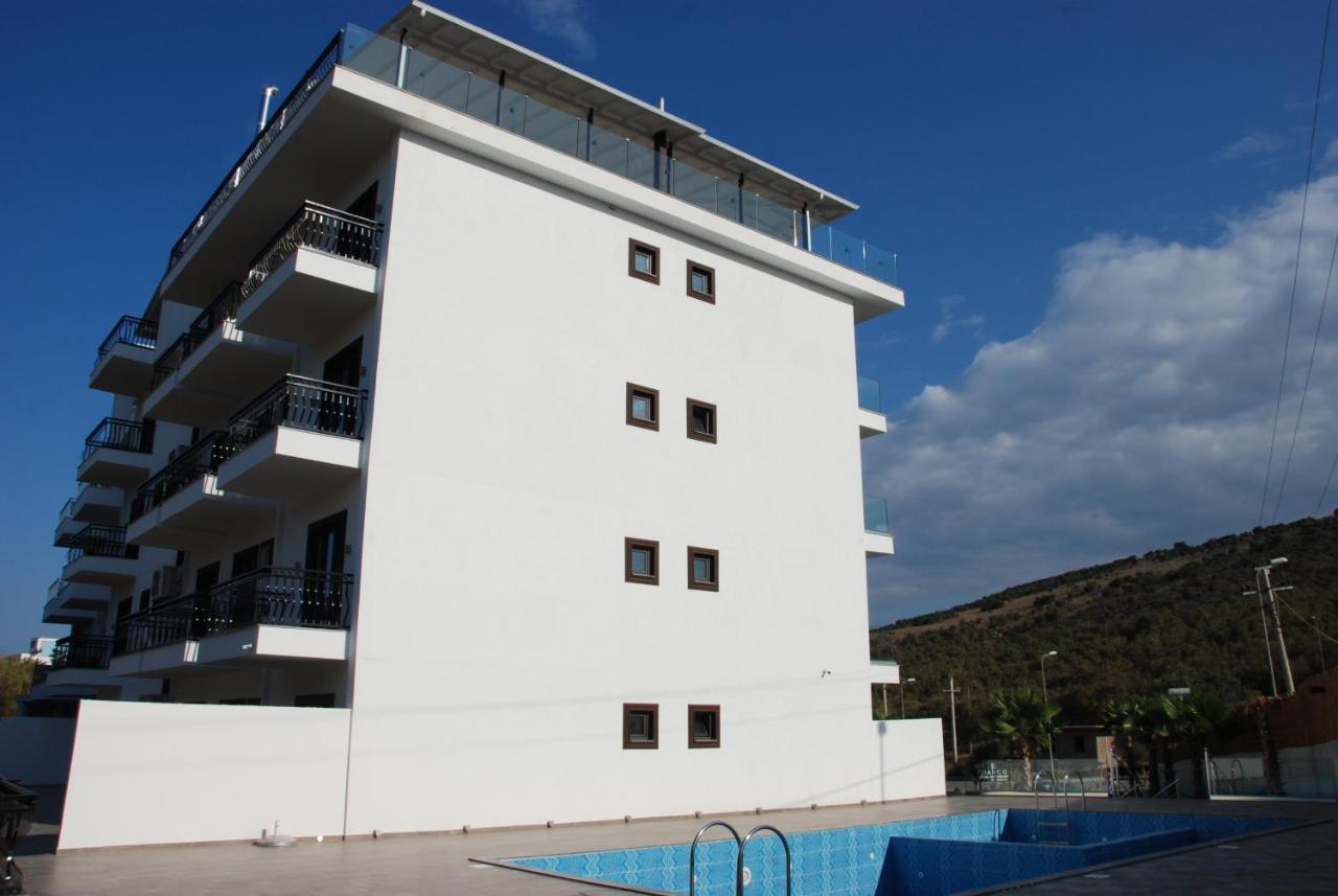 Bianco Hotel Ксамил Екстериор снимка