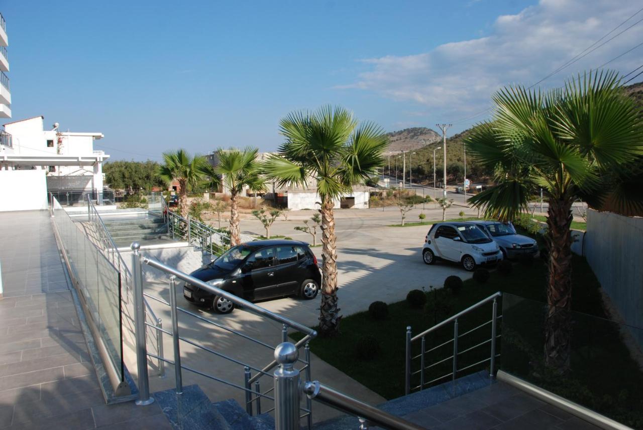 Bianco Hotel Ксамил Екстериор снимка