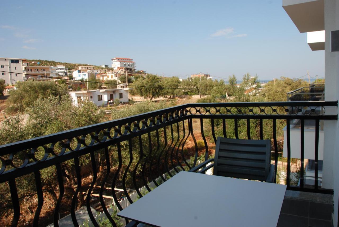 Bianco Hotel Ксамил Екстериор снимка